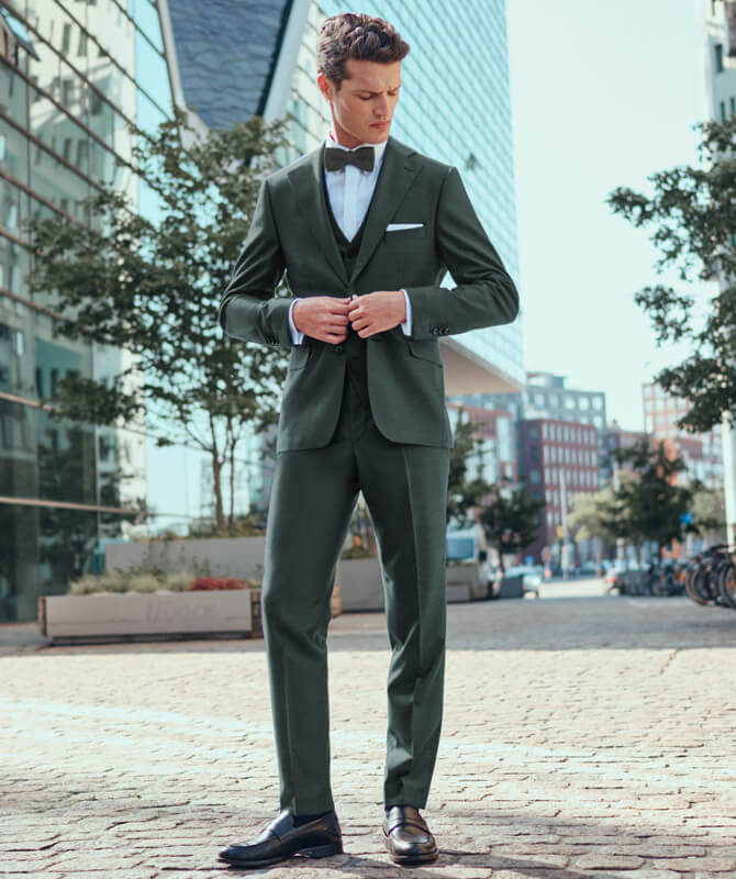 Luxuriöser Anzug in elegantem Dunkelgrün
