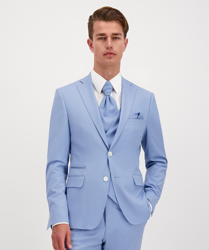Luxuriöser Anzug in Hellblau