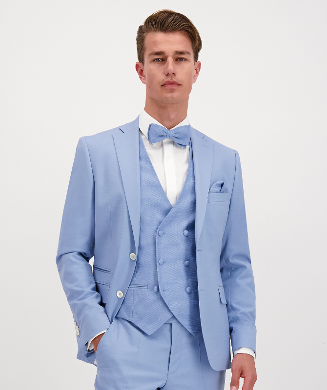 Luxuriöser Anzug in Hellblau