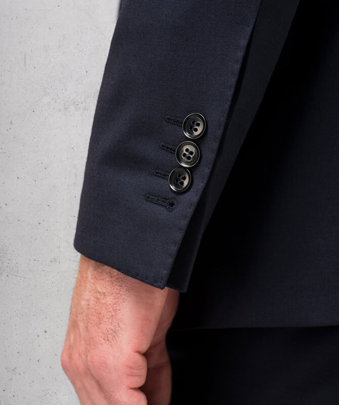 Perfekte Balance: Dunkelblaue Dynamic Suit | KUHN Maßkonfektion