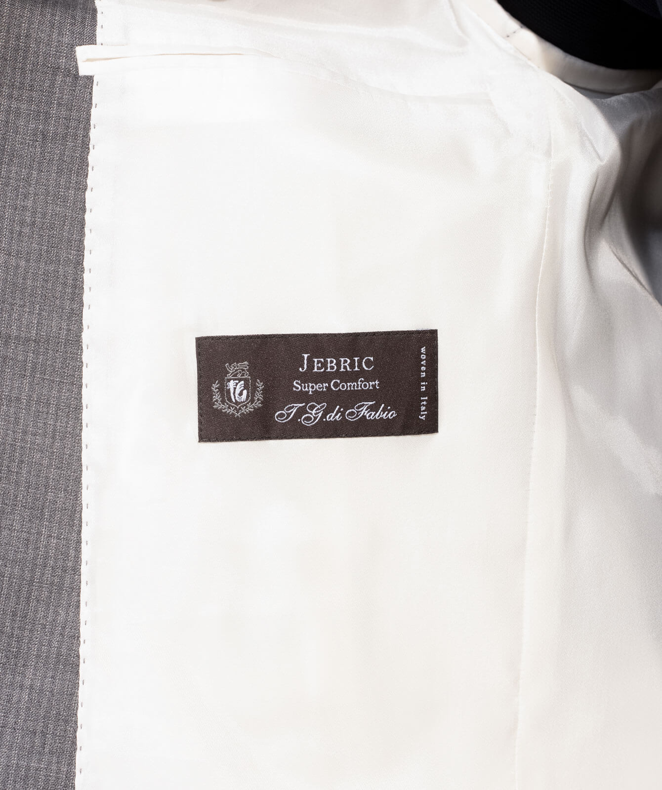 Gestreifter Komfort-Anzug aus JEBRIC